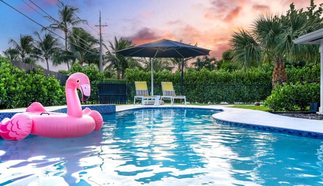 Luxury Home | Heated Salt Pool, Cinema, Court, & Fire Pit