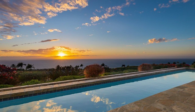 🏖️Magnificent Estate | Extraordinary Views | Lanai + Pool & Hot Tub