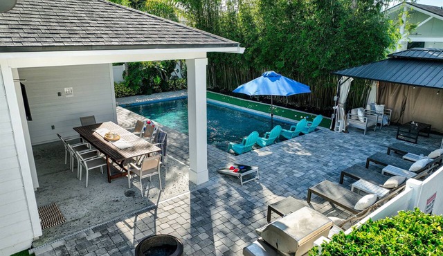 Modern Oasis | Pool, Golf Cart, Games + Splash Pad