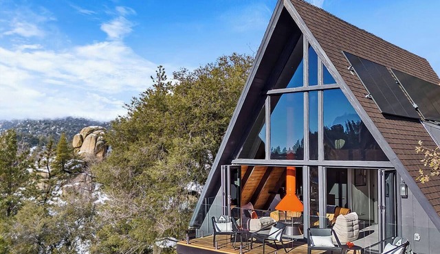 Modern Swiss Chalet | Sweeping Views | Hot Tub