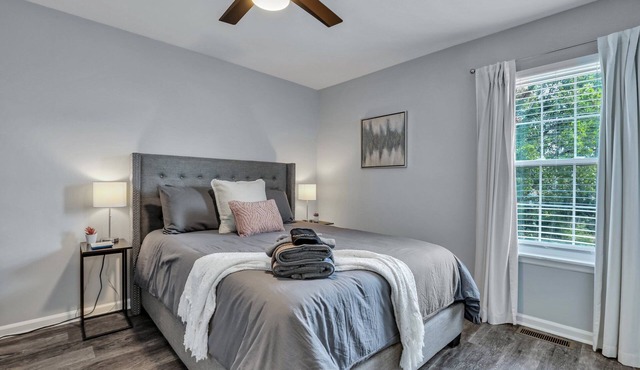 Modern Townhome Near Airport & Downtown Charleston