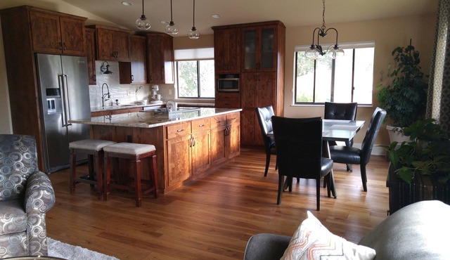 Mountain Views! Beautifully remodeled, near South Gate of USAFA, Safe, Quiet