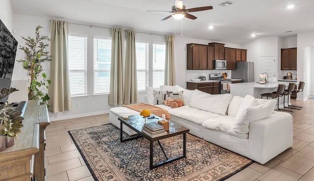 NEW! Modern Comfort - San Antonio Retreat