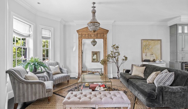Newly renovated 3 bed 3.5 bath townhouse close to beach, seaport and downtown
