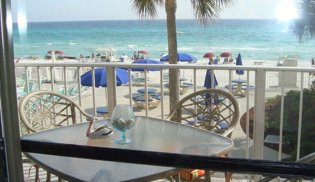 Oceanfront 1BR/2BR Condo on 2nd Floor, 1,000 SQ FT