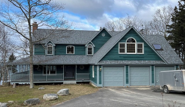 Oceanfront - Tranquil 4-bedroom, 3.5 bath Deer Isle home with fiber Internet, AC
