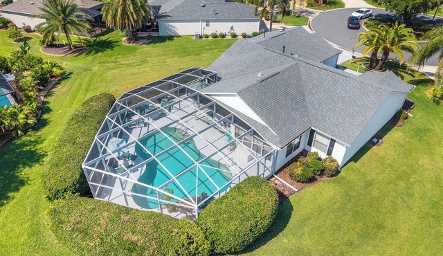 Palm Breeze Oasis-3/2 w/Private Pool & Golf Cart in The Village of Liberty Park