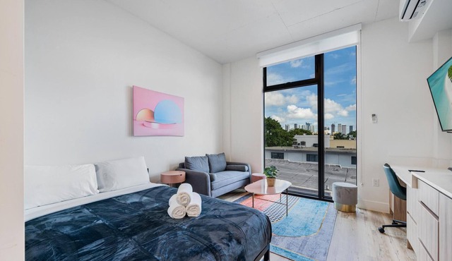 Pastel Studio | Downtown View, Roof Deck, Central