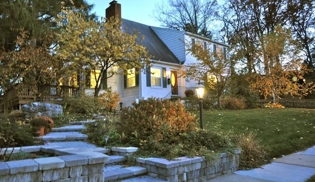 Perfect PSU football weekend house! Clean, comfy, & close to everything!