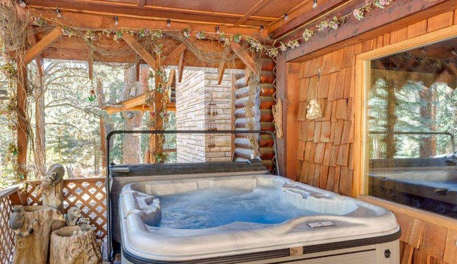 Pet-Friendly Bayfield Cabin w/Game Room & Hot Tub