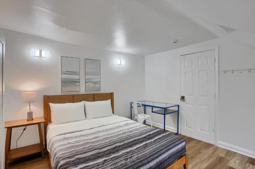 Pittsburgh Troy Hill 2C Modern Private Bedroom with Shared Bathroom