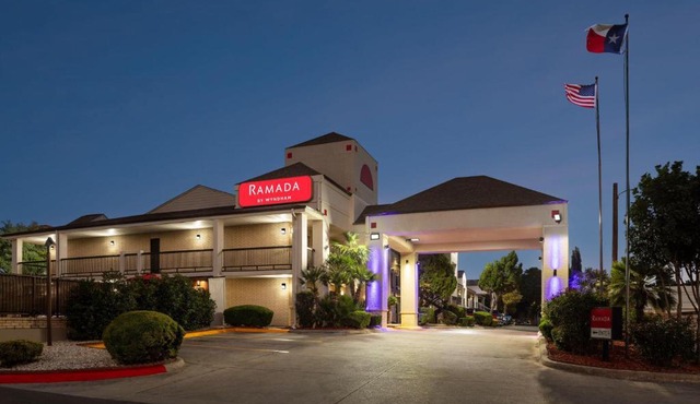 Ramada by Wyndham San Antonio Near SeaWorld - Lackland AFB