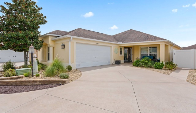Relax & Unwind in This Charming 3/2 Courtyard Villa in Pine Ridge!