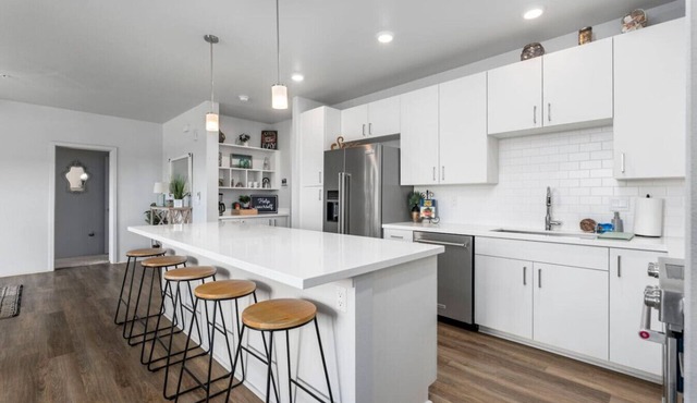 Relaxed Island Living Parking, Workspace, AC, WD