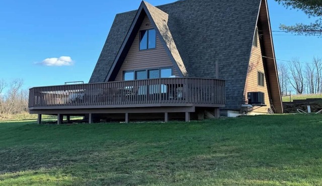 Retreat on Pekin Hill, House