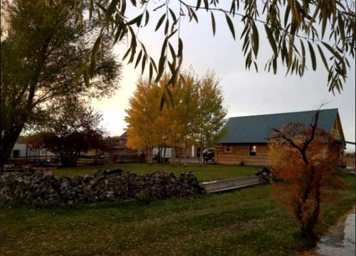 Rustic Cabin Rental near Bryce Canyon National Park in Panguitch, Utah