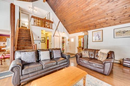 Rustic Intervale Hideaway w/Deck & Wooded Views! in Intervale