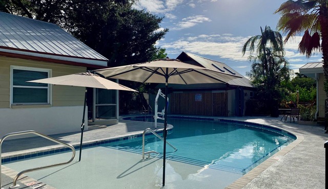 Siesta Heron Suites & Villas