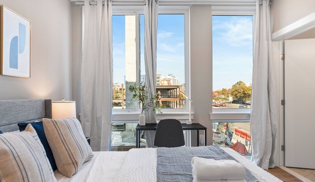 Sleeps 6 - Pier Views - Near Fishtown & Old City!