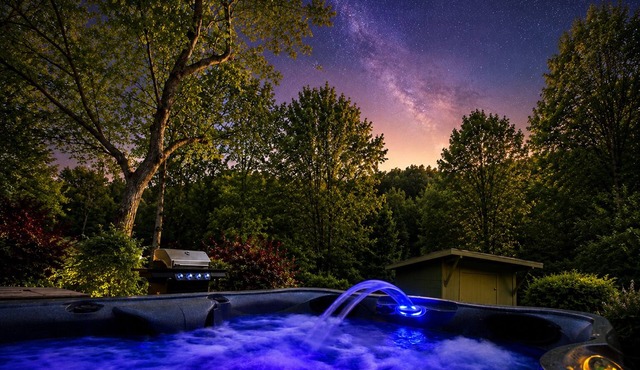 Stargazer Cabin w/Hot Tub
