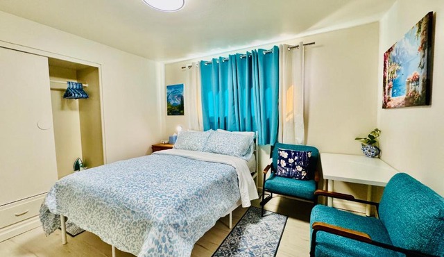 Studio Apartment 10 Minutes to SeaTac Airport 1 Minute Walk to Bus Station