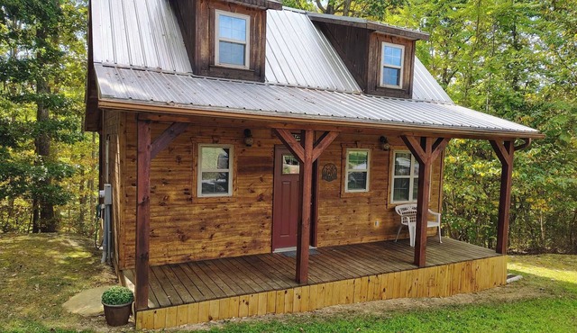 "The Genoa" a Rustic Adventure - Amish-Built Deluxe Cabin