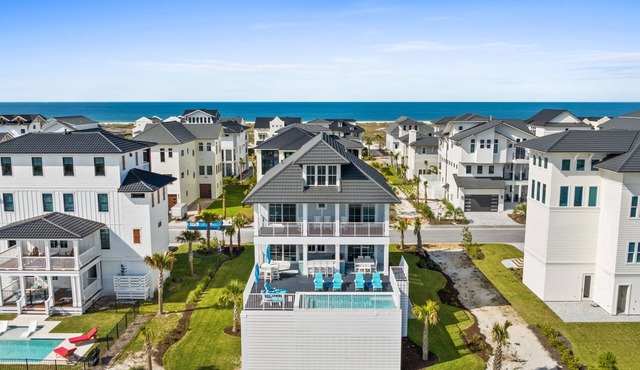 The Sea Suite: Lovely Sugar Sands Home- Priv. Pool, Sleeps 18, Game & Movie Room