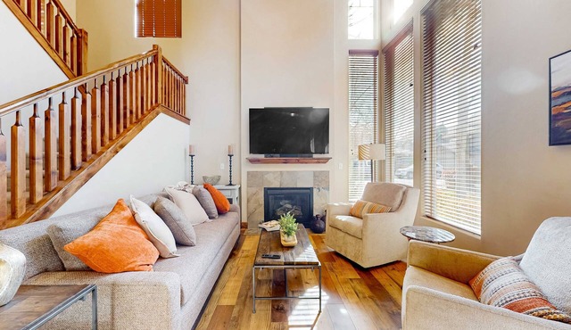 Townhome with fireplace, patio, grill, updated kitchen, & W&D - great location