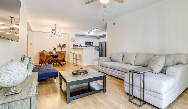 Walk to CityPlace & Clematis Street: Condo w/Pool