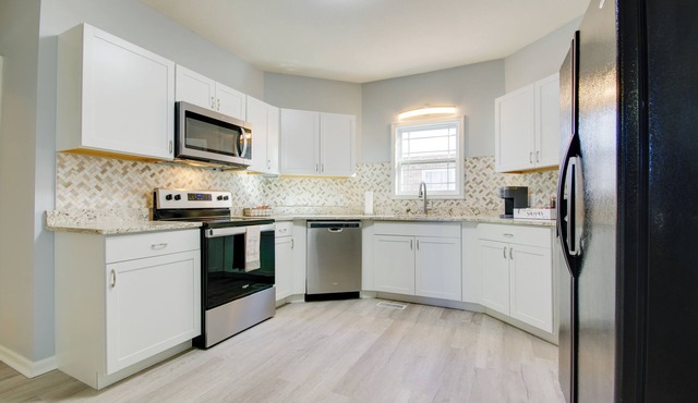 Walk to Dtwn Warrensburg: Cozy Family Home!