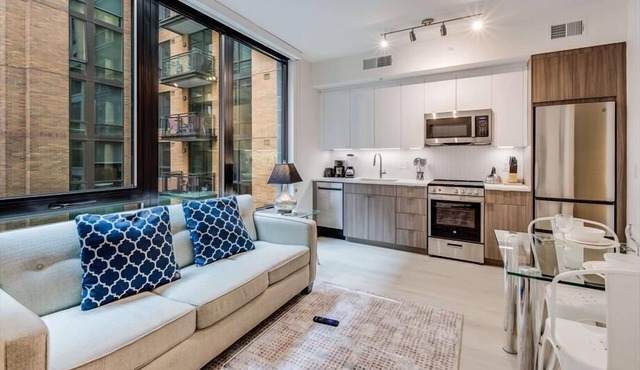 Walkable City Center 1BR w/Metro just Steps Away | Noma