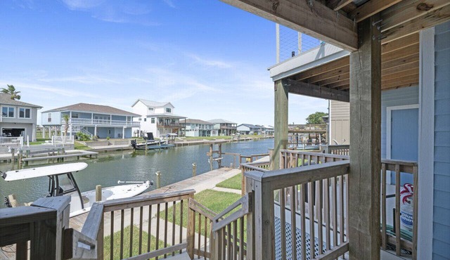 Waterfront Condo at City by the Sea!