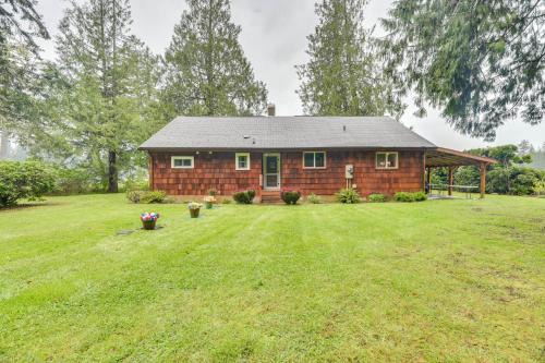 Waterfront Grapeview Escape w/Boat Dock & Views!