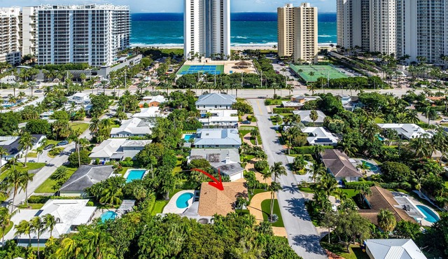 Yacht Harbor Oasis: Beach Bliss with Private Pool