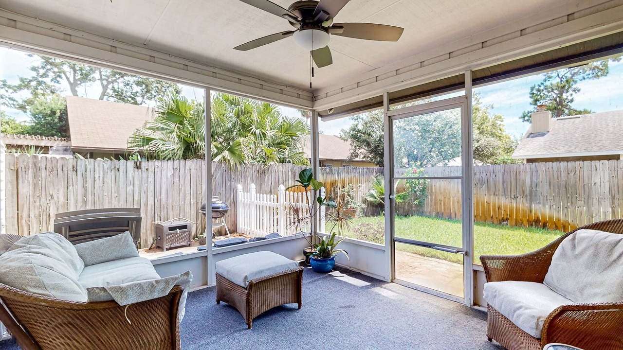 Photo of Patio Balcony in Golden Glades - The Woods