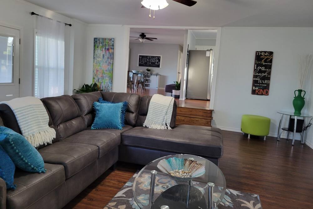 Photo of Livingroom in Beaver Shores