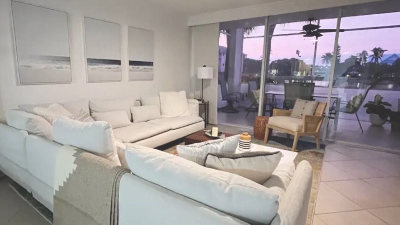 Photo of Livingroom in Jupiter Bay