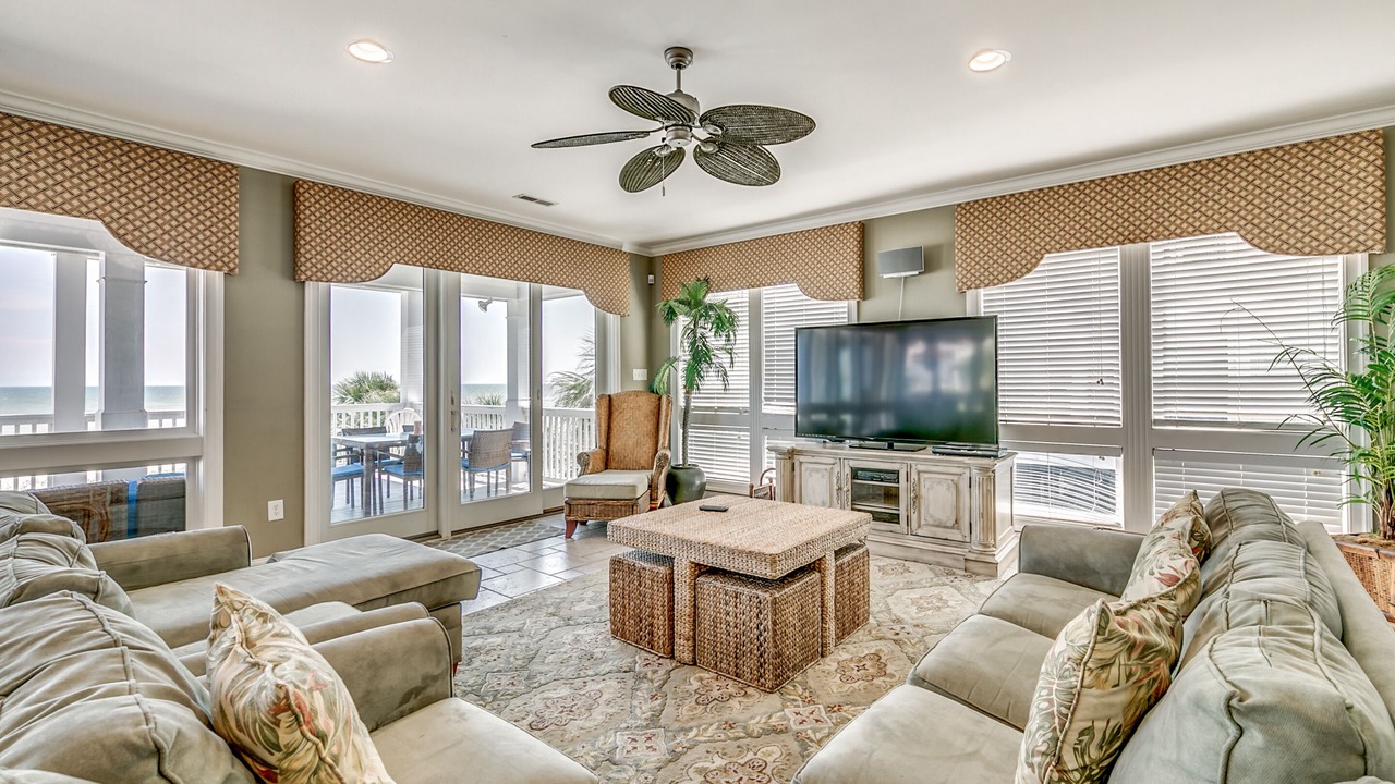 Photo of Livingroom in Long Bay Estates