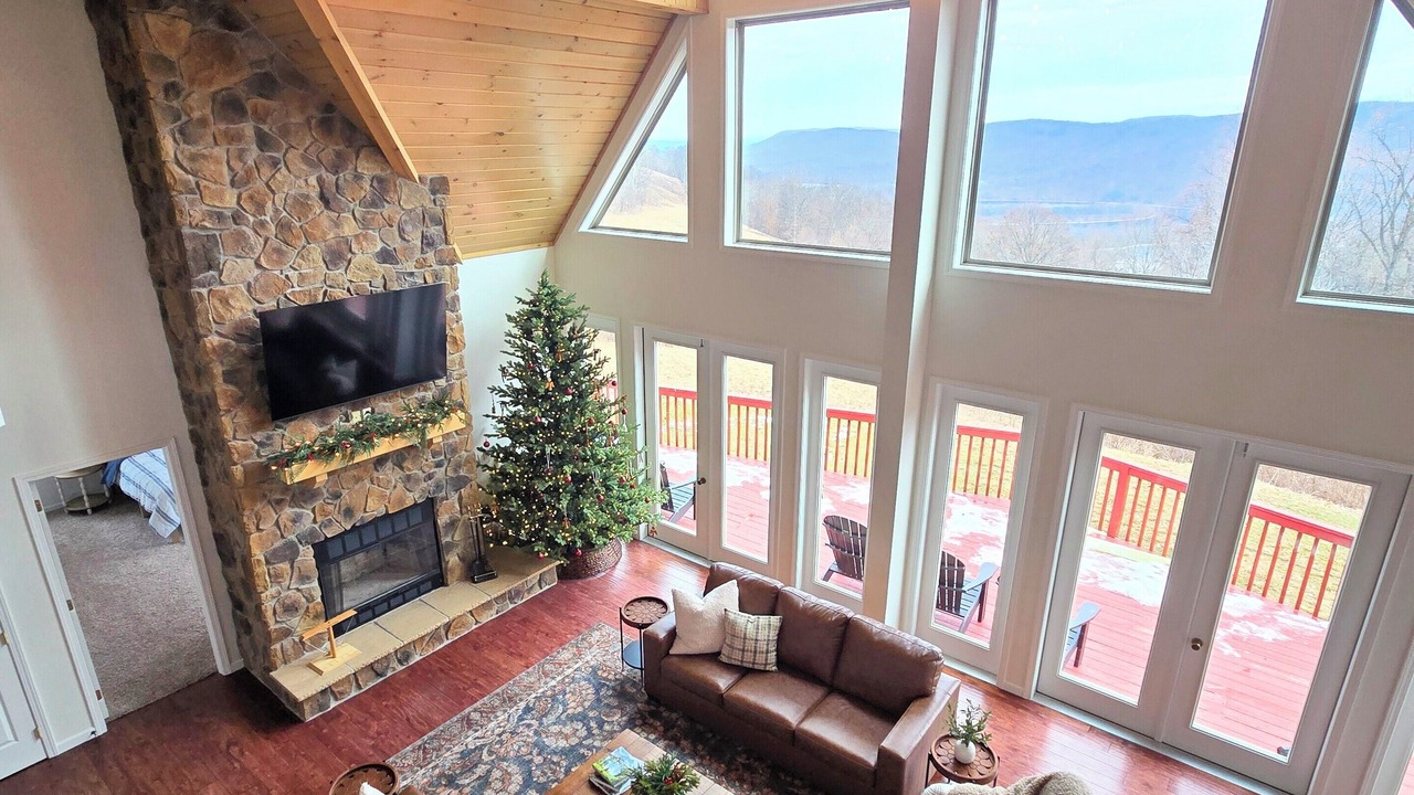 Photo of Livingroom in James Creek