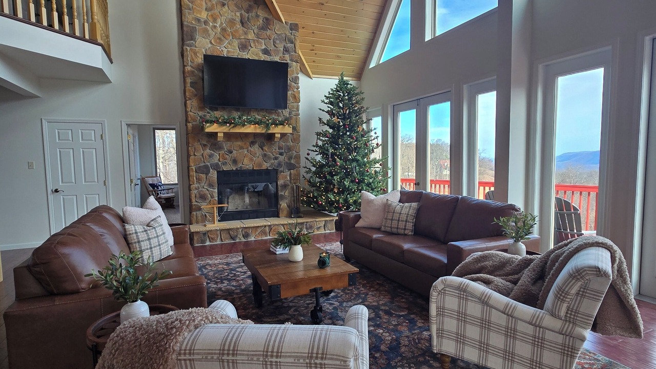 Photo of Livingroom in James Creek
