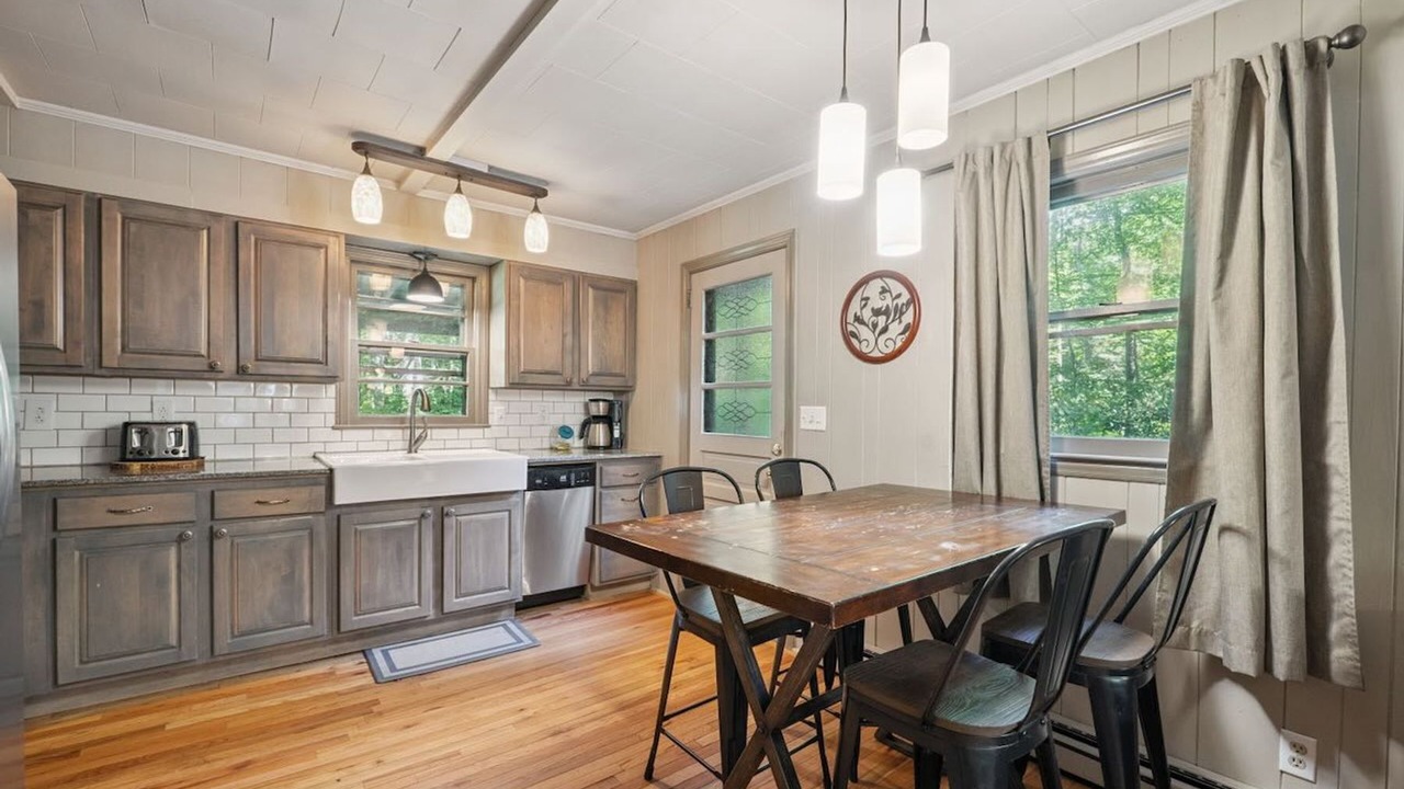 Photo of Kitchen in Linville Falls