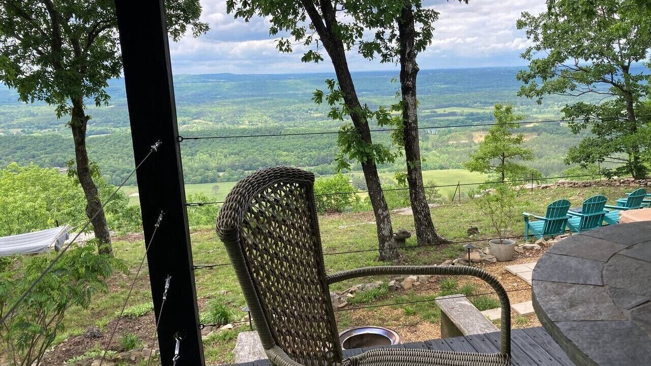 Photo of Patio Balcony in Valley Head